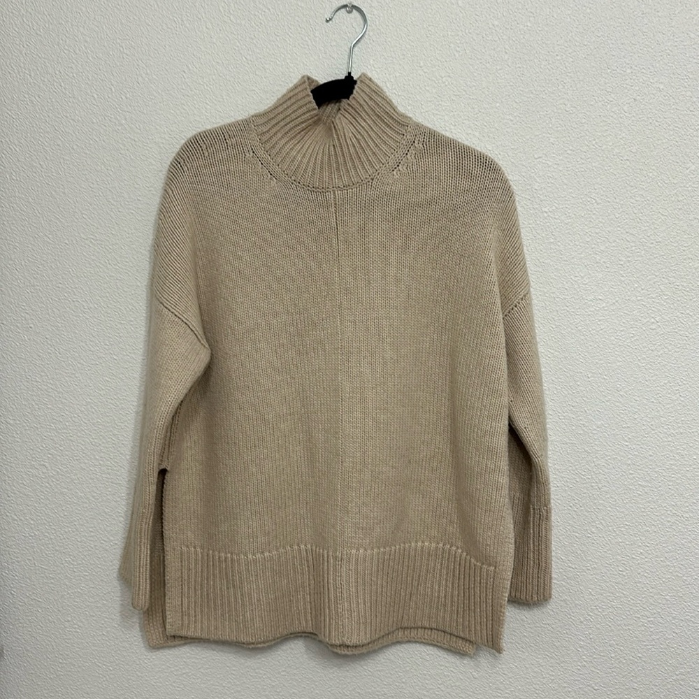 Vince Wool and Cashmere Trapeze Turtleneck Sweater xs/ small